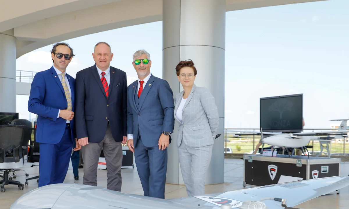 Delegacja Farada Group i ambasador RP przy platformach G1 w Konza Technopolis
